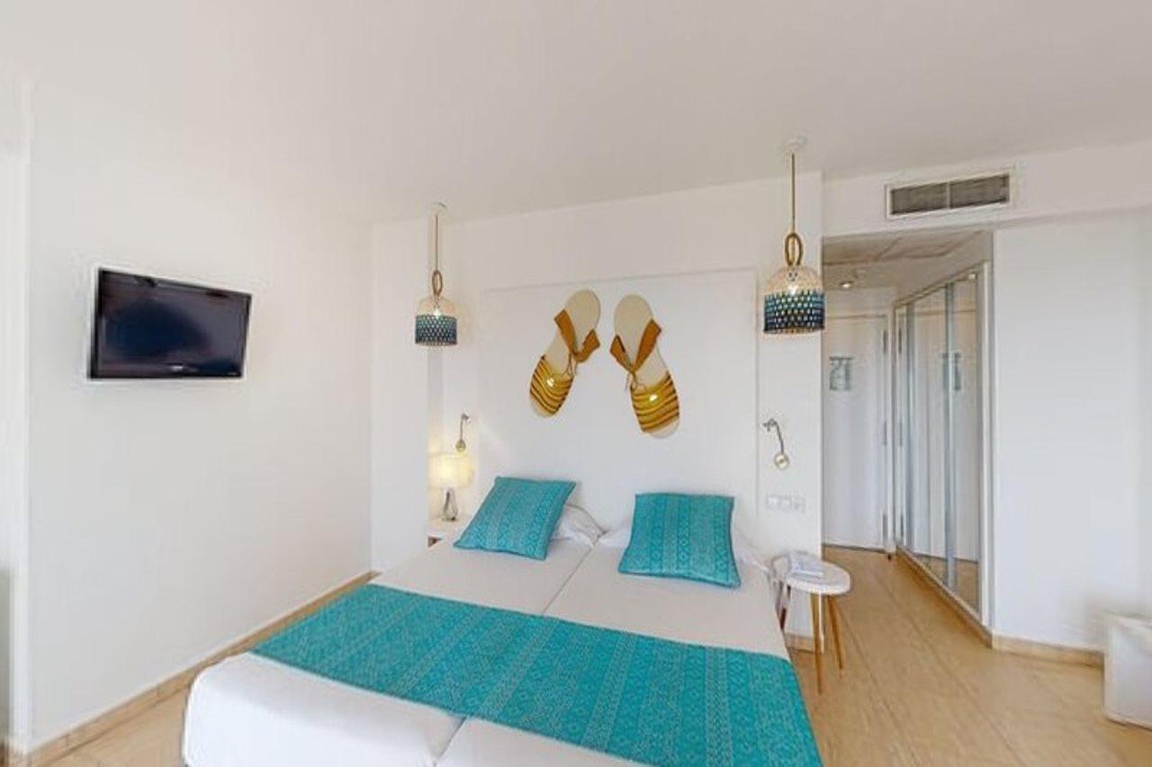 Aparthotel Tropic Garden 산타 에우랄리아 데 리오 외부 사진